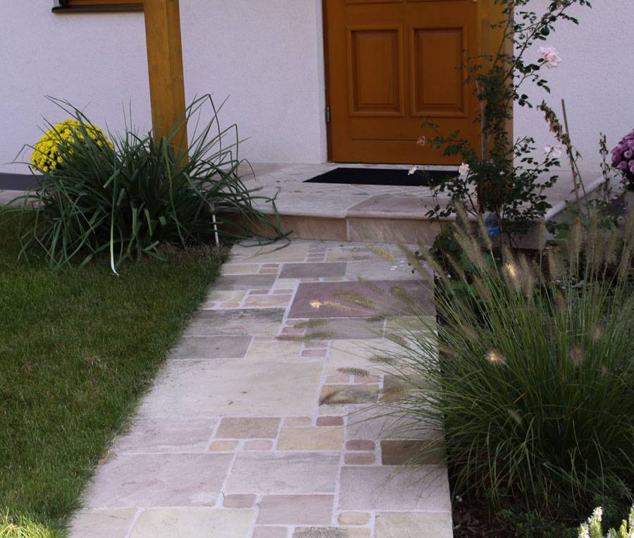 Sandsteinwege und Pfade als Hauszufahrten und Gehwege