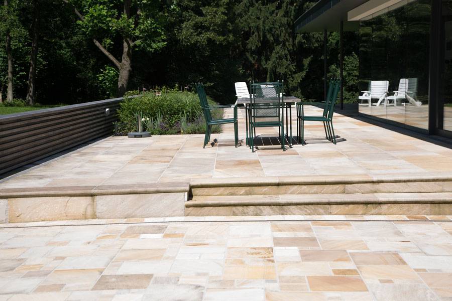 Plätze im Garten aus Sandstein