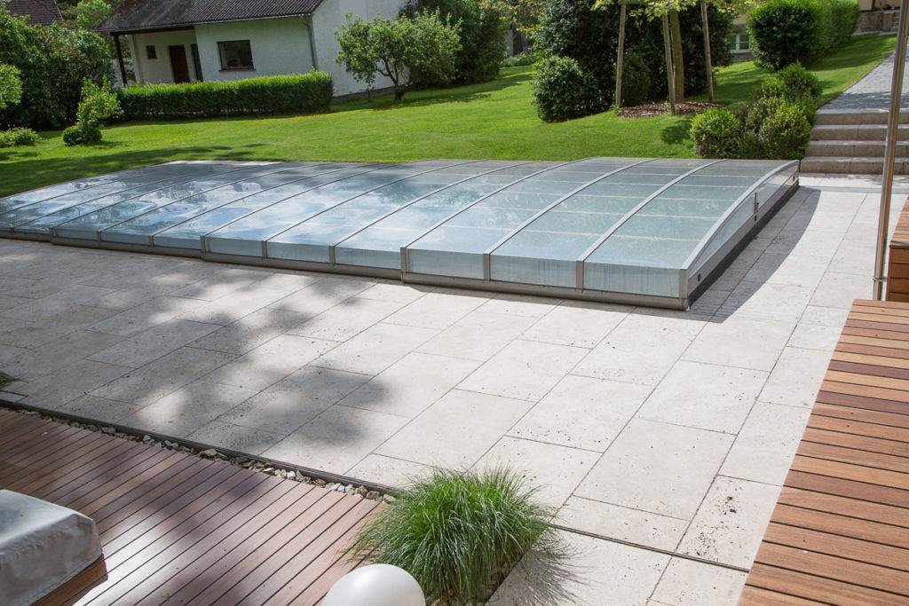 Travertin Pool Umrandung