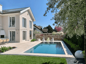 Poolumrandungen von Zappe Pflasterungen