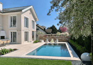 Poolumrandungen von Zappe Pflasterungen